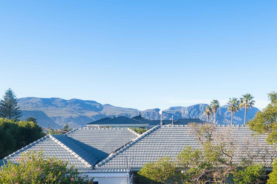 9 Bedroom Property for Sale in Westcliff Western Cape